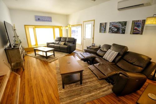3br Home In Valley - King Beds & Bunk Beds