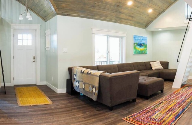 3BR Home - Red Roost Main Floor only