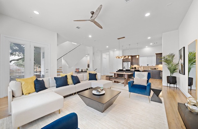 3BR LUX TOWNHOME MIDTOWN | DOWNTOWN | MED CENTER