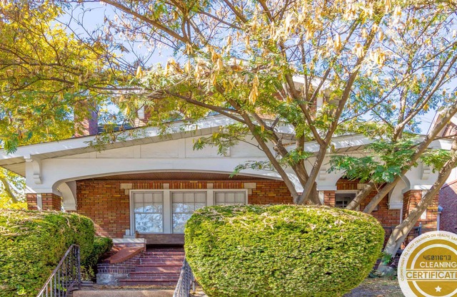 3BR Modern Bungalow / ABODEbucks