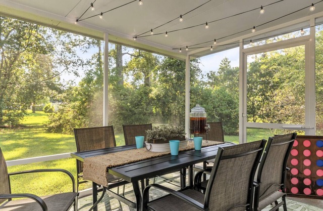 3BR Near River St & Forsyth | Porch + Parking