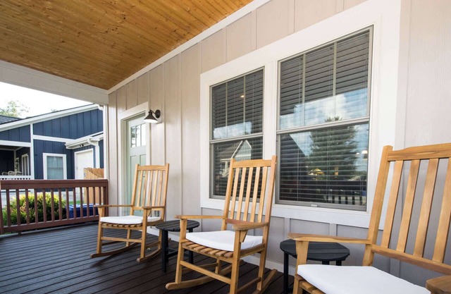 3BR Retreat | Ensuite Baths + Fire Pit