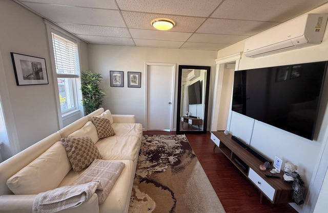 3BR Smart Home Apartment Sleeps 11 20 Min to Times Sq