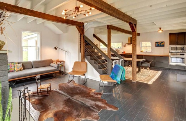 3BR Trendy Scandi Design on 221 Acres - Only 20 Min to Skiing