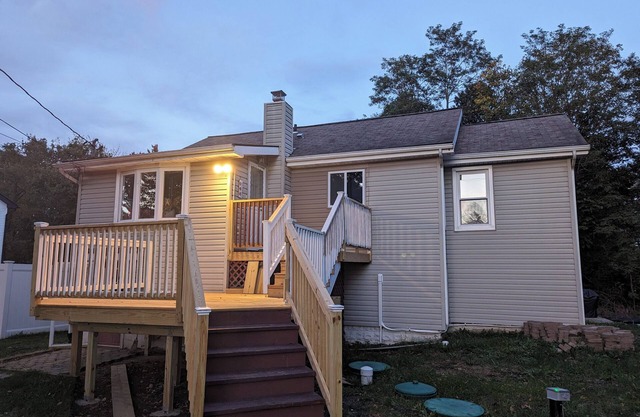 3BR upstairs duplex in delightful West Milford