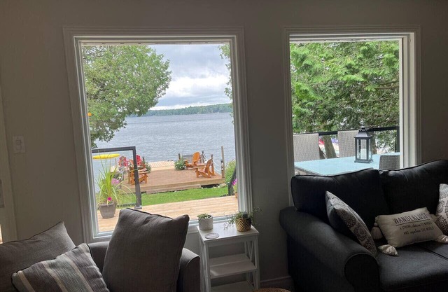 3BR Waterfront Retreat with Woodstove & Sauna