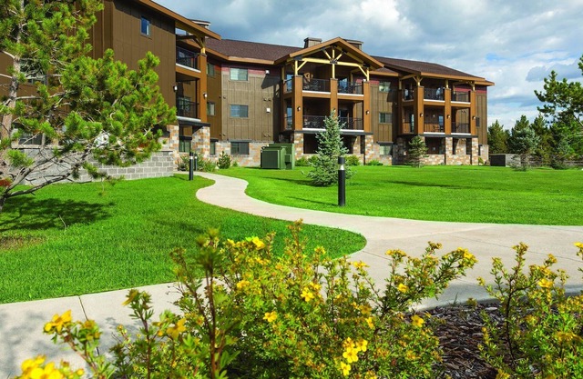 3BR Worldmark Resort Condo sleeps8! One of the Best!! 1 minute to the Park Gate!
