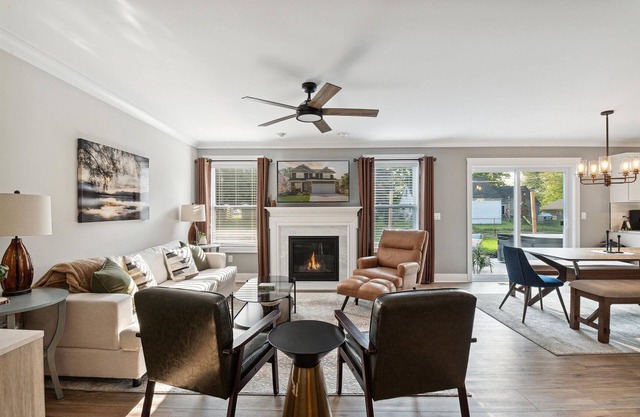 3mins DT/Hot tub + Fire Pit + BBQ/ Game Room/ 500Mbp/4 Bedroom/ Office