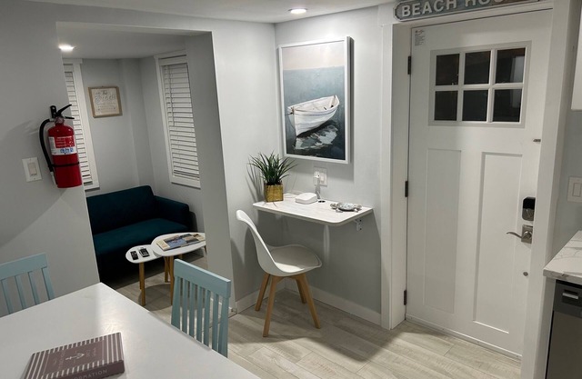 3rd House to Beach & Boardwalk Luxury Beach Apt Unit #2 Best Location In Town