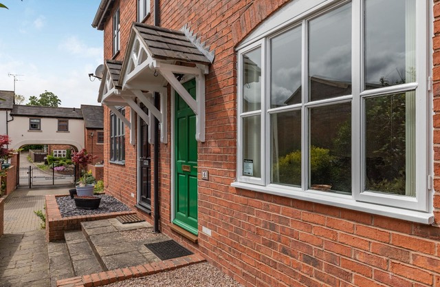 4 ALDELYME COURT, family friendly, with a garden in Audlem