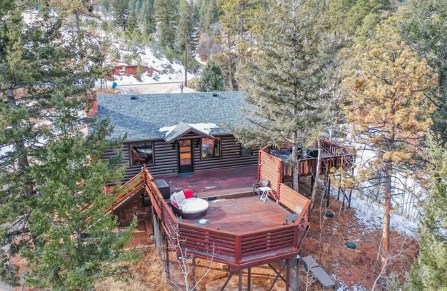 4 Bdrm, Amazing Veiws, Minutes from North Pole