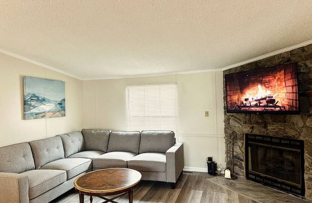 4 BDRM Villa Sleeps 14 in the Heart of Geneva on the Lake