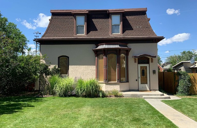 4 Bed/2 Bath Historic Victorian Home in Downtown Salida! STR - 0422