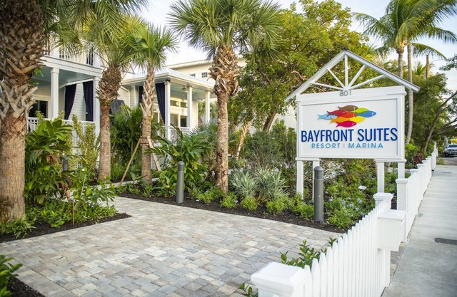4-Bed 4.5 Bath Condo @ Bayfront Suites & Marina Non-Waterfront