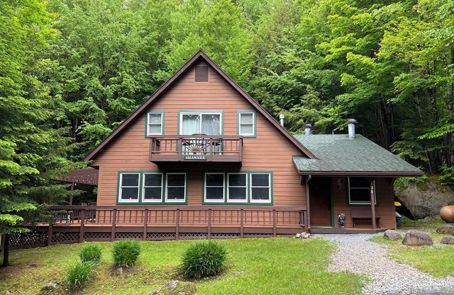 4 bed/4 bath camp with Fourth Lake access!