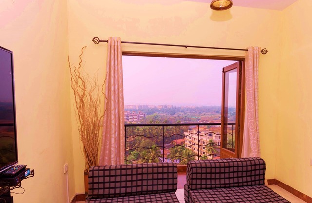 4 Bed/4 Bath Luxury Apartment with panoramic ocean and valley views