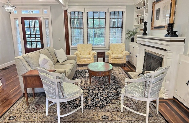 4-Bed Historic Row House in Woodley Park – 2 Blocks to Metro- Parking Included!n