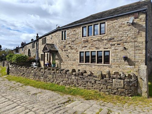 4 Bed in Whitworth oc-b33110