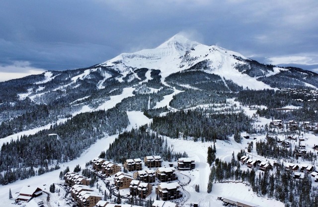 4 bedroom 3 bath with hot tub right on the mountain at Big Sky