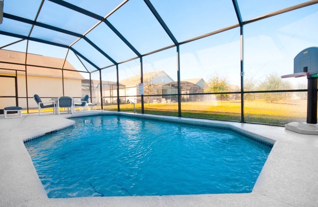 4 Bedroom 3 Bathroom Vacation Pool Home With Garage. Orlando, Florida.