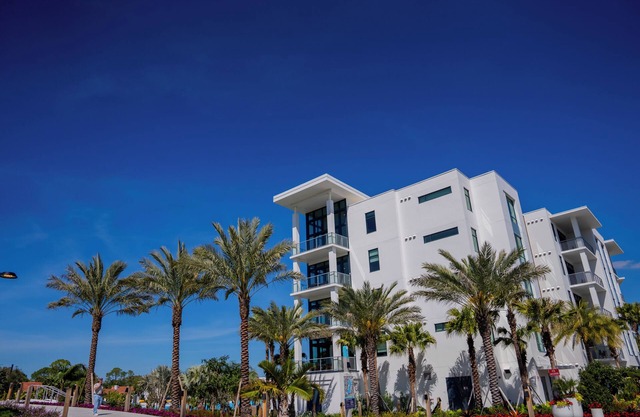 4 Bedroom, 4 Bathroom Luxury Evermore Bay View Flat in Orlando, FL near Disney!