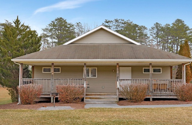 4 Bedroom/4Bath Cottage