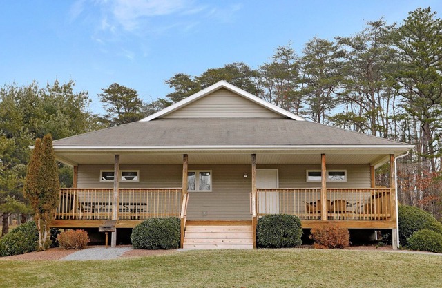 4 Bedroom/4Bath Cottage