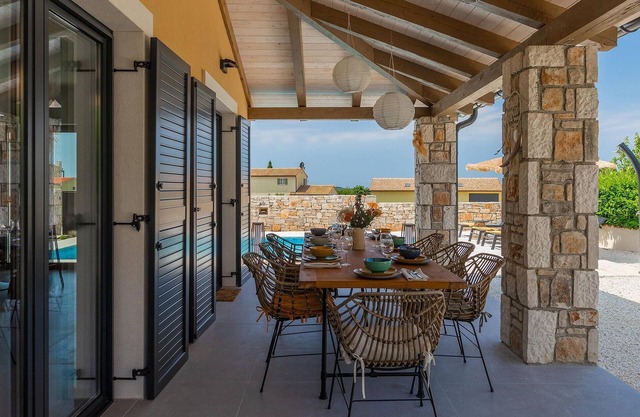 4 bedroom accommodation in Svetvincenat