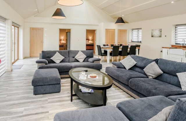 4 bedroom accommodation in Heveningham, near Halesworth