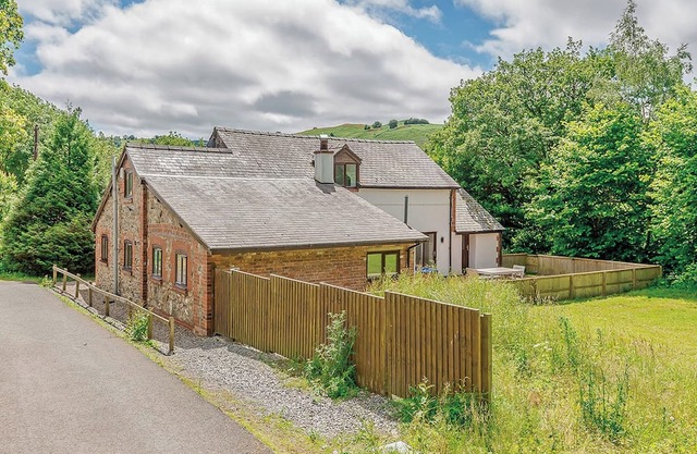 4 bedroom accommodation in Llangollen