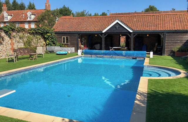 4 bedroom accommodation in Hempstead, near Holt