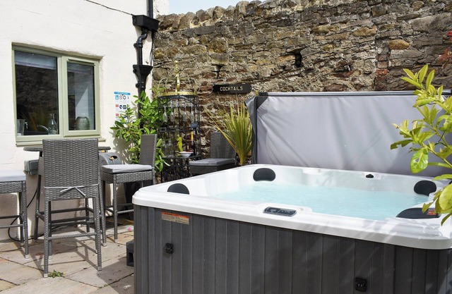 4 bedroom accommodation in Richmond