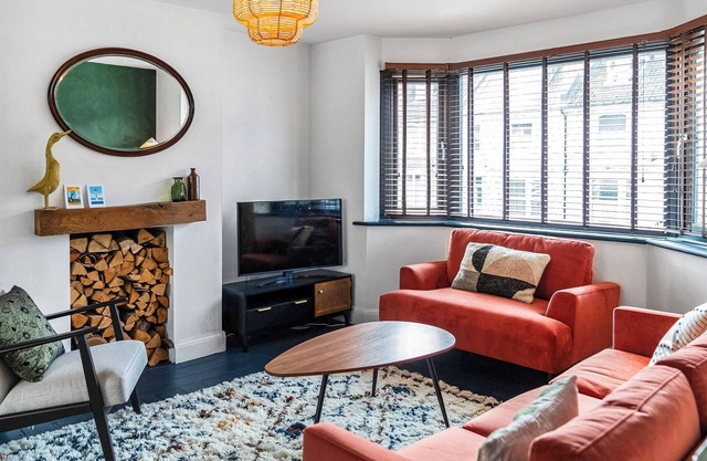 4 bedroom accommodation in Margate