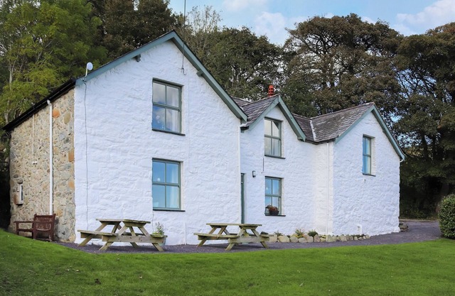 4 bedroom accommodation in Rowen, near Conwy