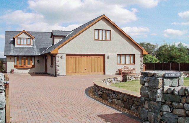 4 bedroom accommodation in Harlech