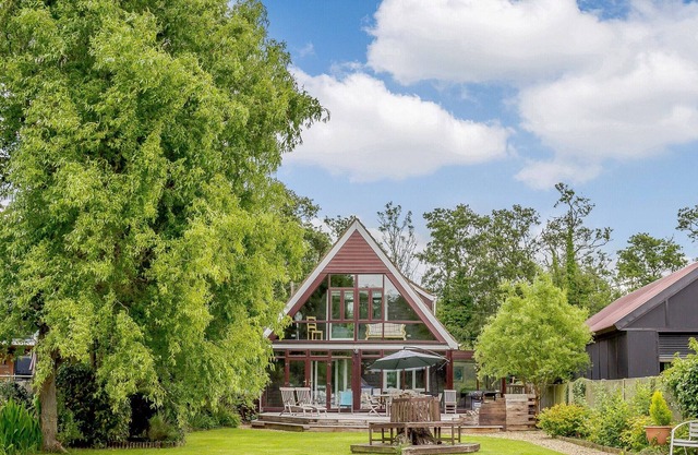 4 bedroom accommodation in Hoveton, Norwich
