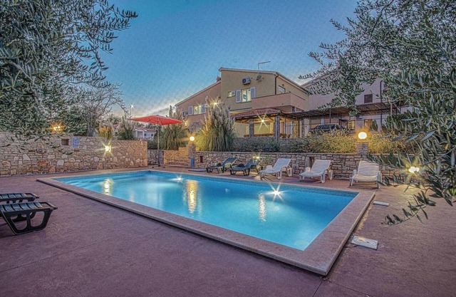 4 bedroom amazing home in Pavicini