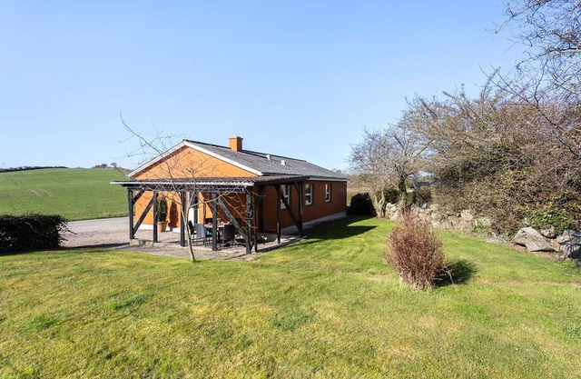 4 bedroom awesome home in Frørup