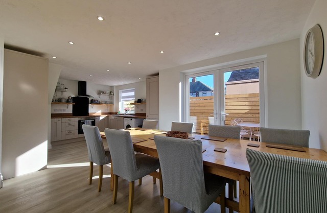 4 Bedroom Bentinck House by DYSA Living