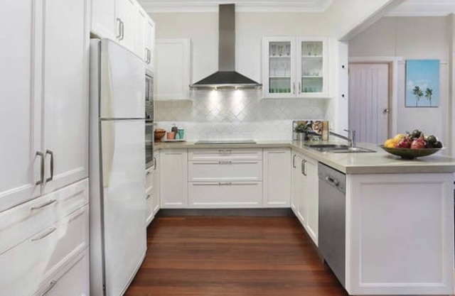 4 bedroom Charming house in Sydney center Marsfield