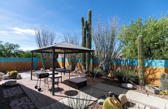 4-bedroom house in lovely Tucson with WiFi, AC