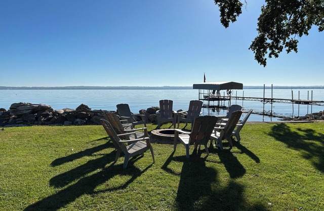 4-bedroom house in peaceful Fond du Lac with ACnBeautiful Lakefront property