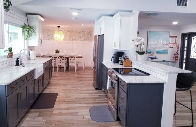 4-Bedroom House, KS with Inground Heated Poolnand 15 minute to Clearwater Beach