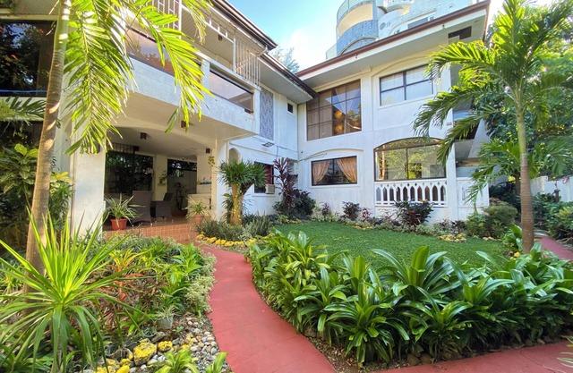 4-Bedroom house- Summer Breeze Boracay Aklan