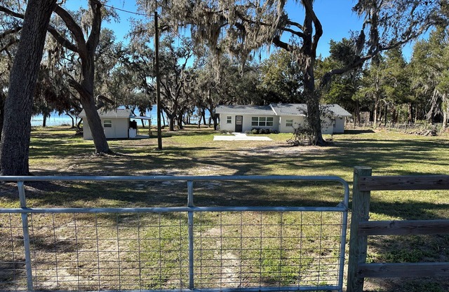 4-bedroom Lake House in fabulous Clermont, Florida on Lake Nellie