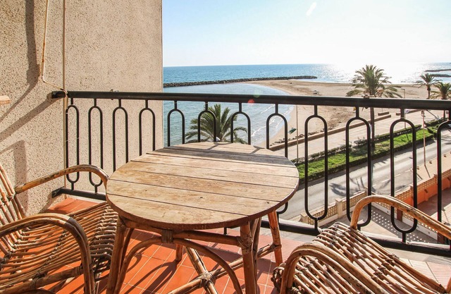 4 bedroom lovely apartment in Cunit