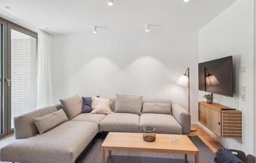 4 Bedroom Nice Apartment In Tossens