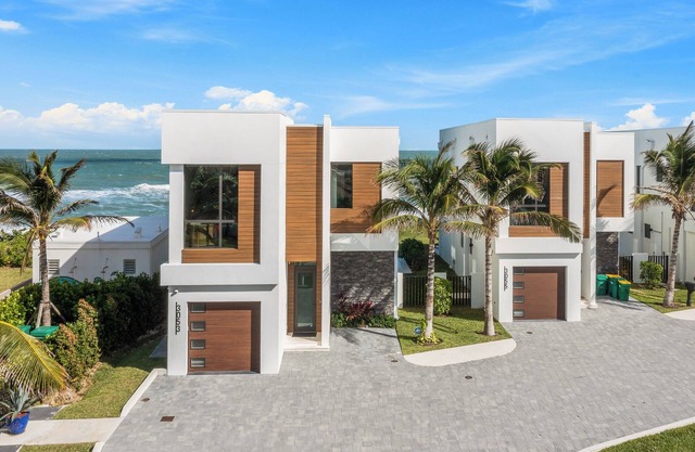 4-bedroom oceanfront villa in Melbourne Beach with
