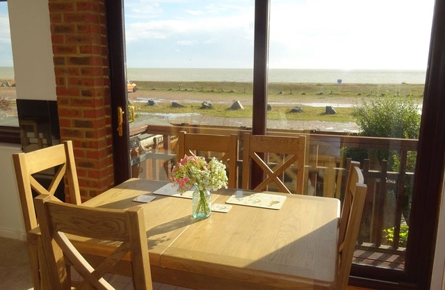 4 bedroom premier property with sea views