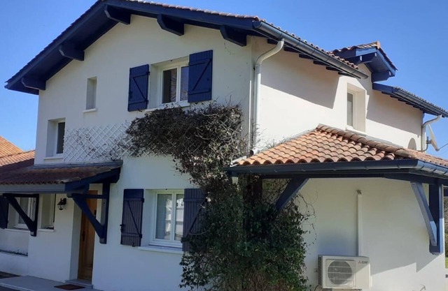 4 Bedroom Private vacation home in Bassussarry